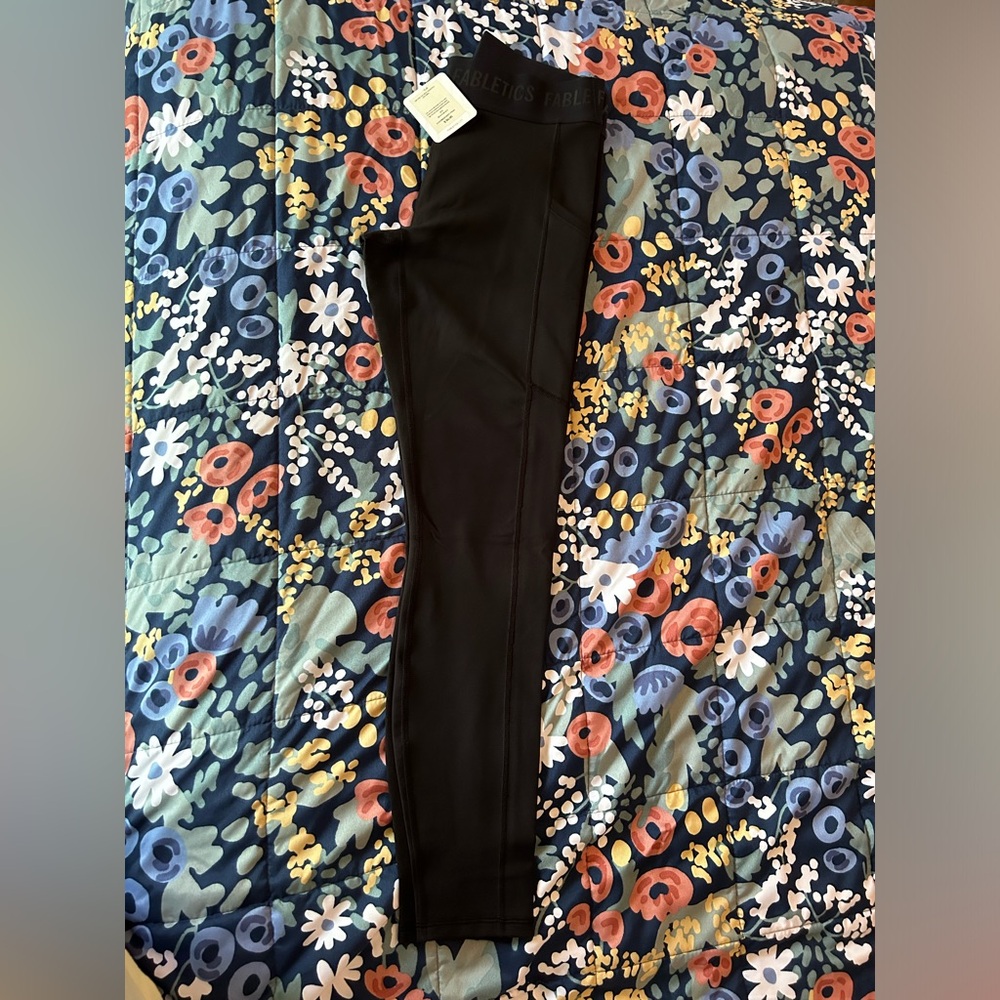 Fabletics legging - Picture 2 of 5